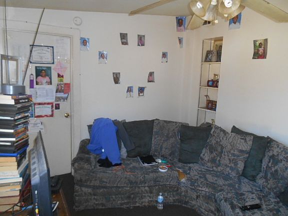 2nd image of 8116 S King Dr