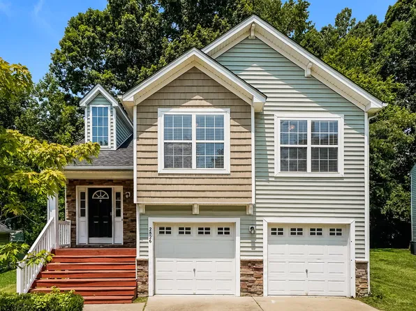 2826 Filbert St, Raleigh, NC 27610