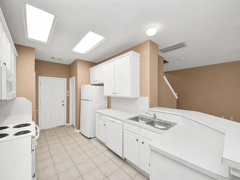 6019 Pennworth Ln — Photo 13