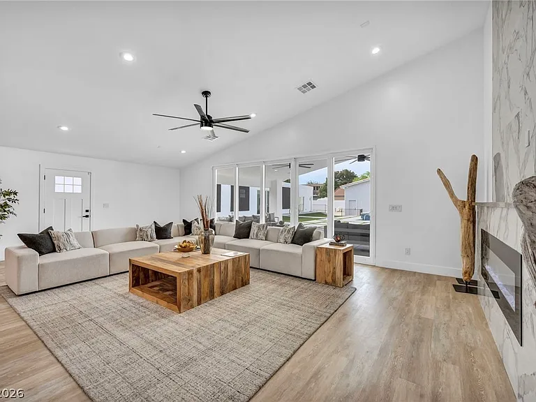 3630 Tobias Ln — Photo 10