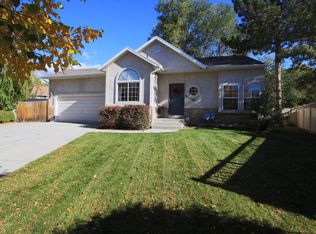 7927 S Cliff Side Dr, Sandy, UT 84094