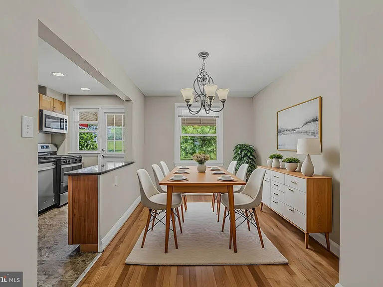 586 Lucia Ave — Photo 6