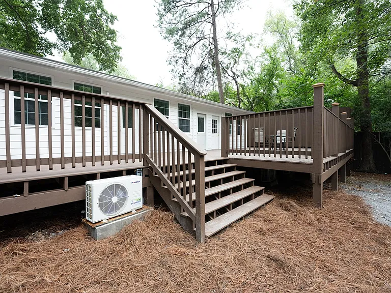 1270 Kendrick Rd NE — Photo 30