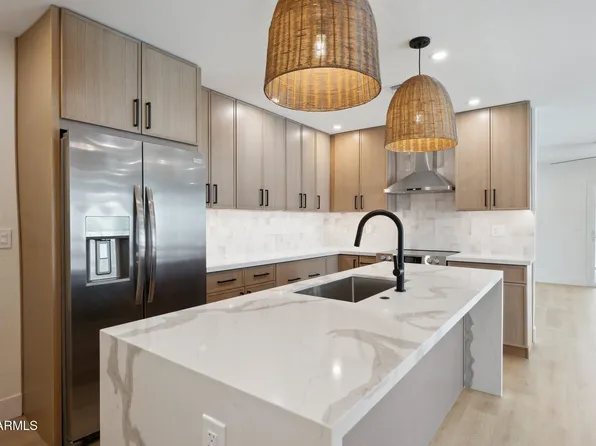 1030 E WESCOTT Drive, Phoenix, AZ 85024