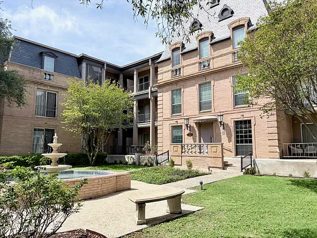 1 bed, 798 sqft, $1,300 — Photo 2