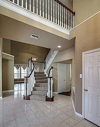 4th image of 2704 Lake Breeze Ln