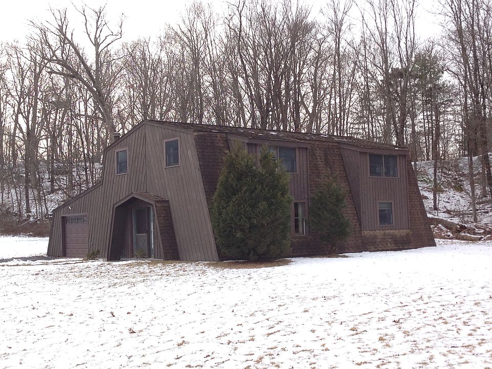 1st image of 2 Carriage House Ct