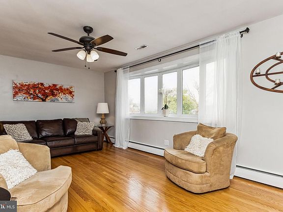 5th image of 6215 Rolling View Dr