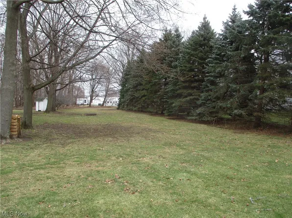 7341 Maple St, Mentor, OH 44060