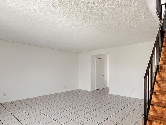 3rd image of 1014 W 84th Pl