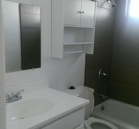 3rd image of 122 N Commonwealth Ave APT 305