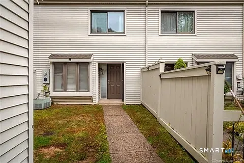 101 Farmington Chase Cres #101 — Photo 2