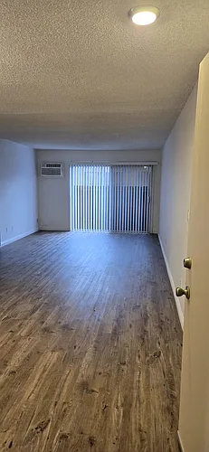 2440 Corinth Ave #101 Photo 1