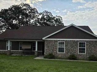 12 Paradise St, Benton, MO 63736