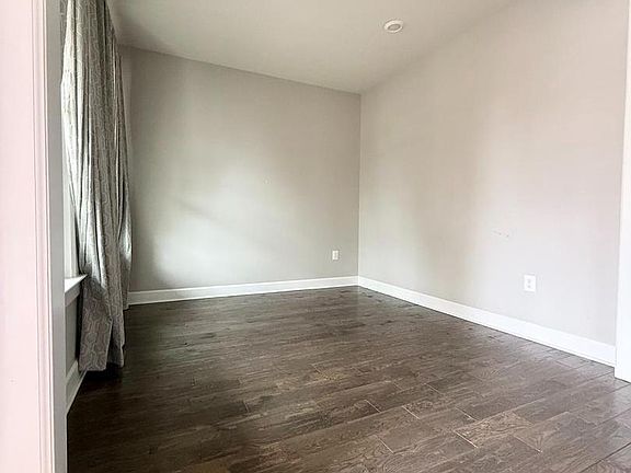 4th image of 2575 Bailey Cir