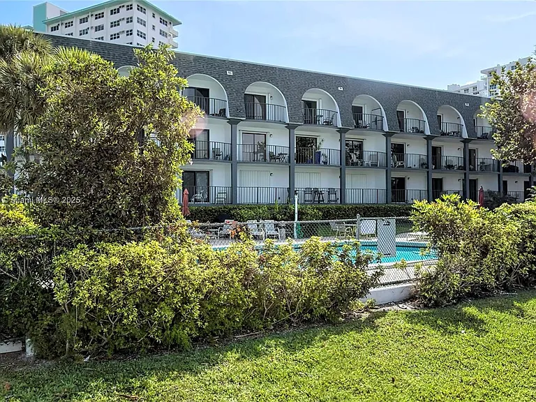 4013 N Ocean Dr #102 — Photo 4