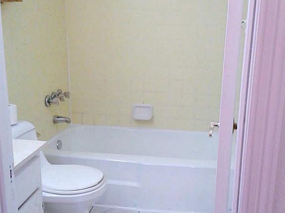 4th image of 10125 Palestine St