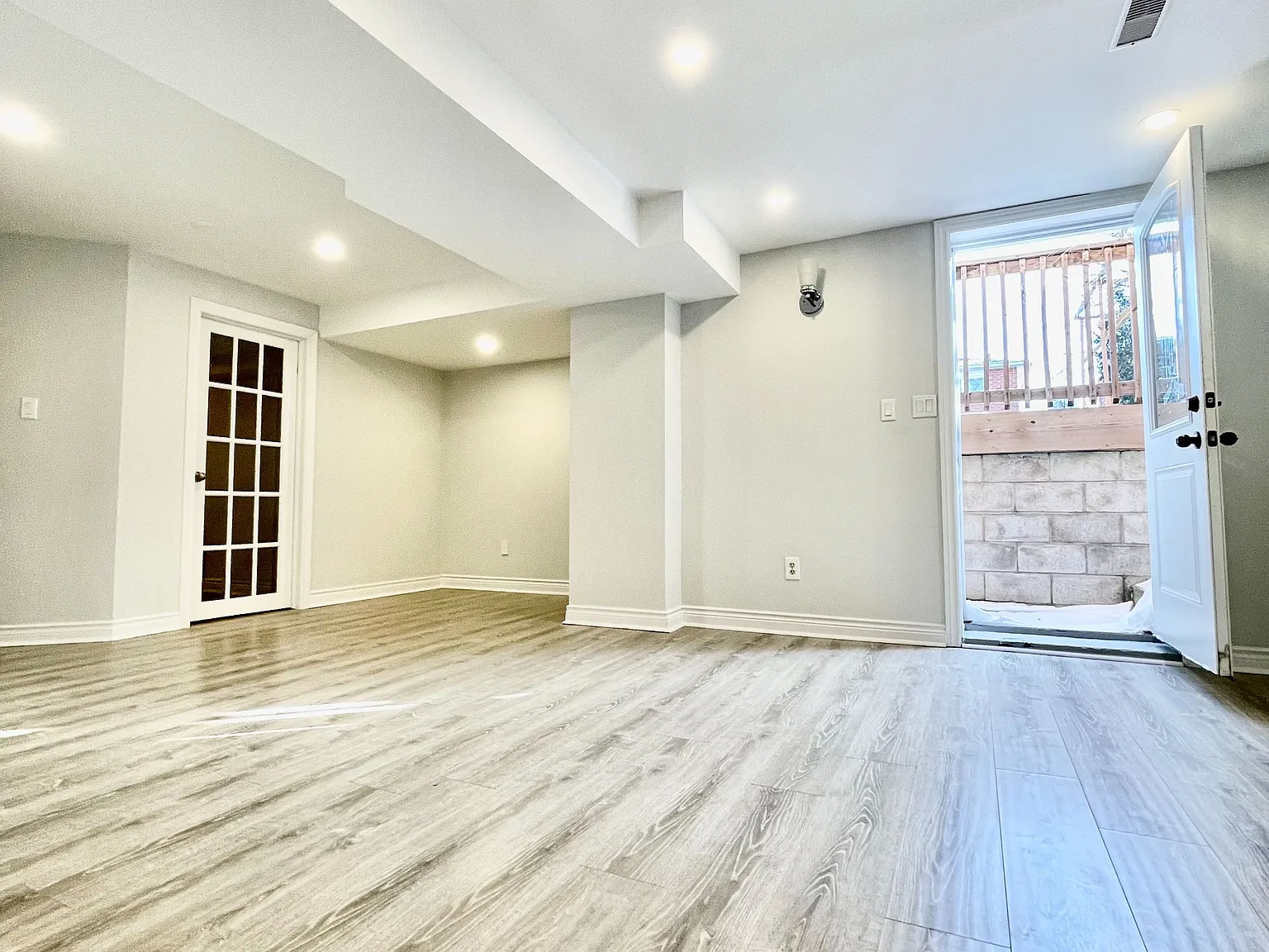 2 bed, $1,650 — Photo 1