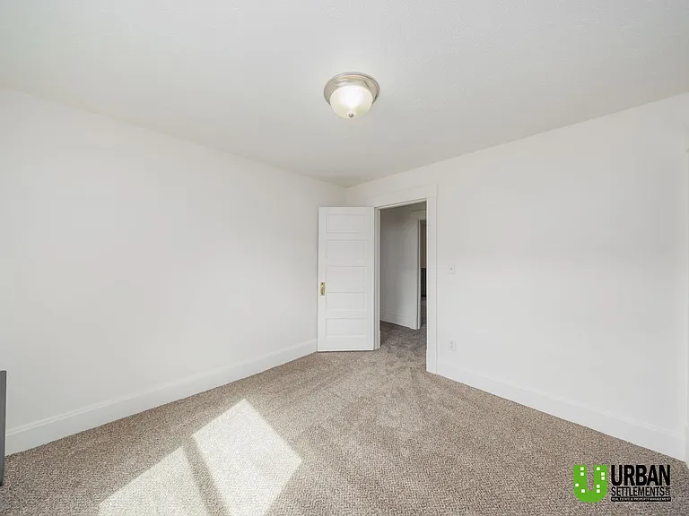 724 E Ermina Ave — Photo 9