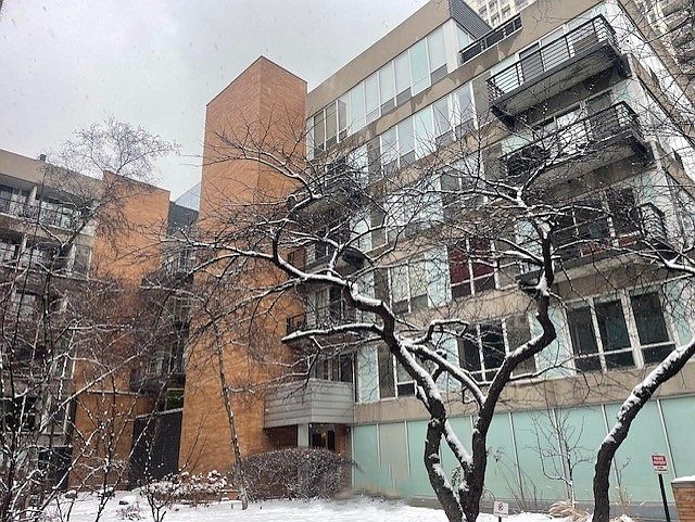 1st image of 1430 S Michigan Ave APT 204