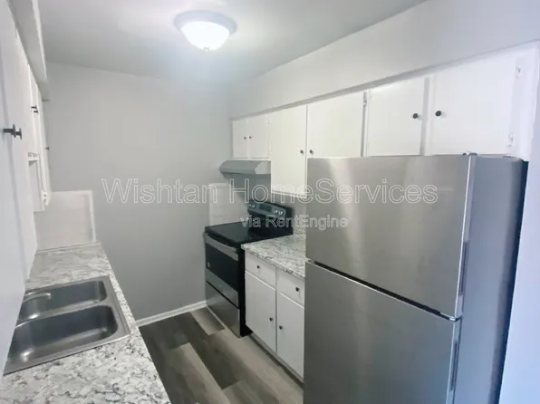 204 Charleston Blvd, Macomb, IL