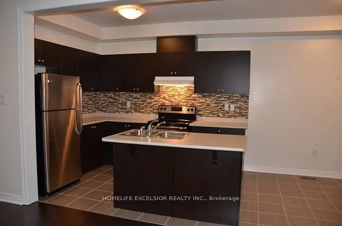 28 Black Locust Dr — Photo 4