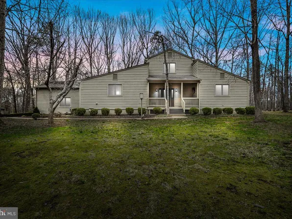 324 Mechunk Creek Dr, Troy, VA 22974