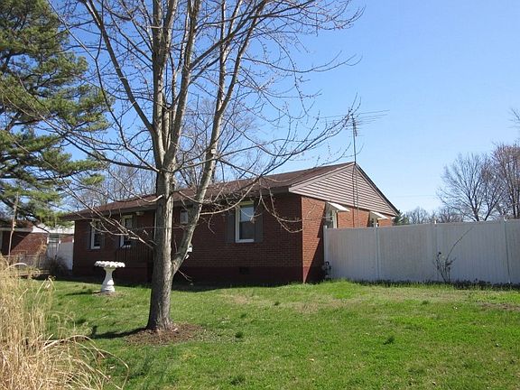 2nd image of 206 Park Ln