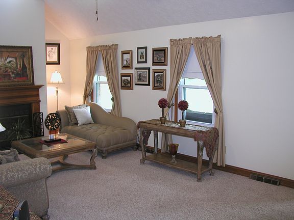 4th image of 6409 Castle Hill Dr