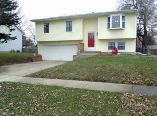 2308 E Country Squire Dr, Urbana, IL 61802