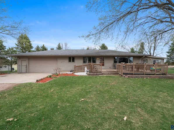 26470 484th Ave, Valley Springs, SD 57068