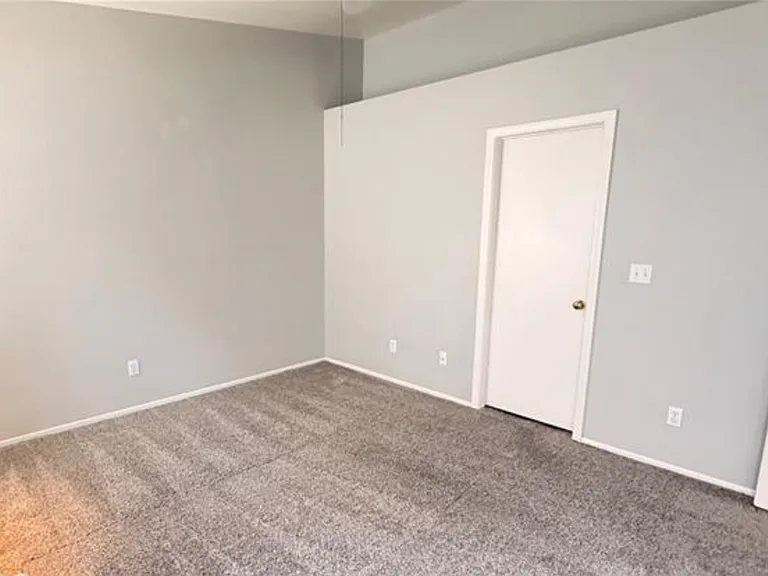 7220 Paradise Bay Dr — Photo 5