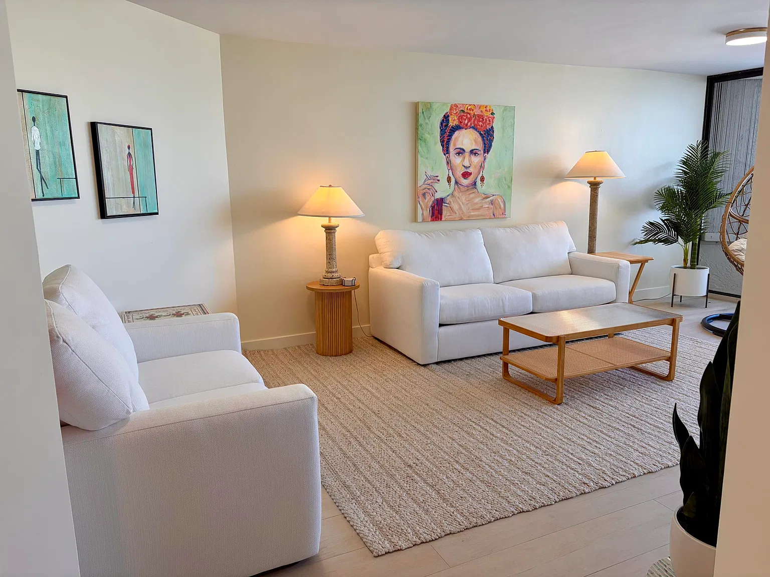 2 bed, 2.0 bath, 1380 sqft, $7,500 — Photo 3
