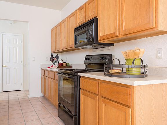 4th image of 860 S Bay Beach Ln