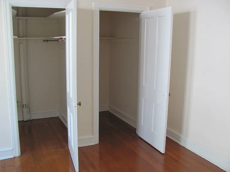 7000 Lincoln Dr #C2 — Photo 4