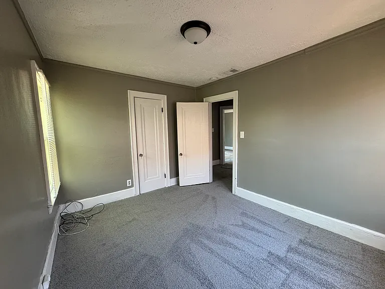 574 W Goldengate St — Photo 13