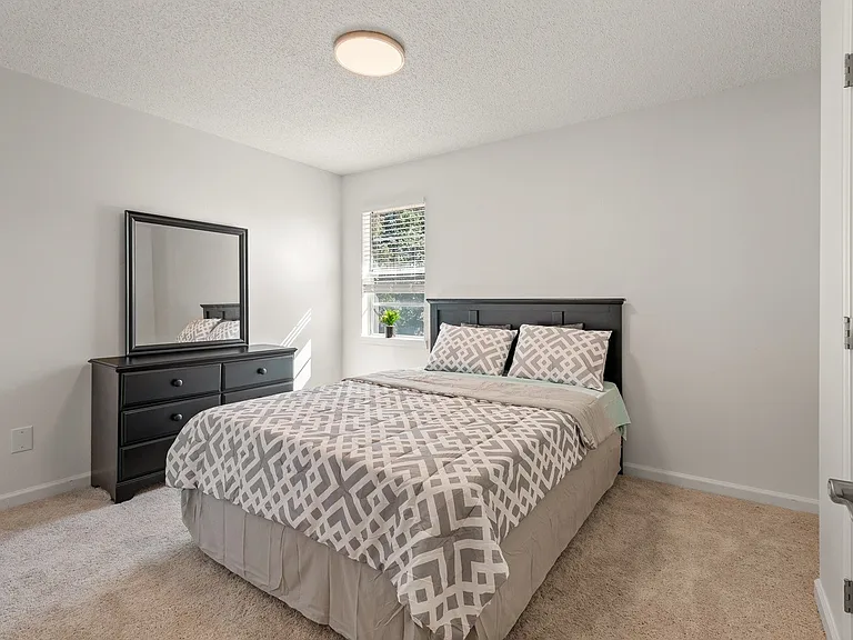 Harbour Lake Apartments — Photo 9