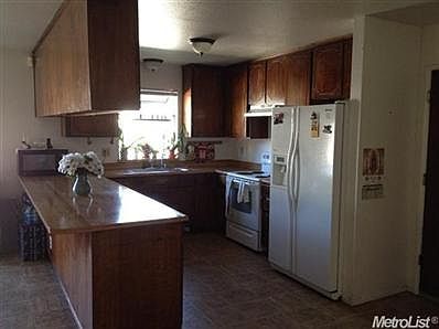 2nd image of 1927 Lily Ln