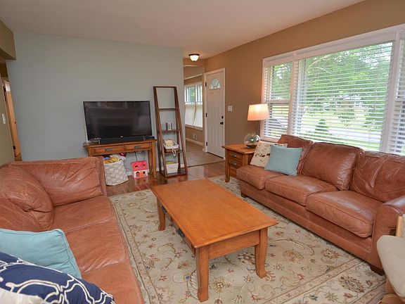 5th image of 156 Orchard Ln