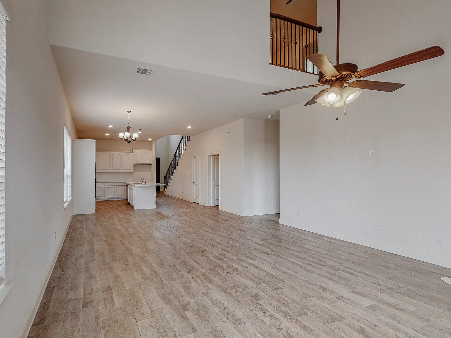4 bed, 3.5 bath, 2744 sqft, $2,795 — Photo 3