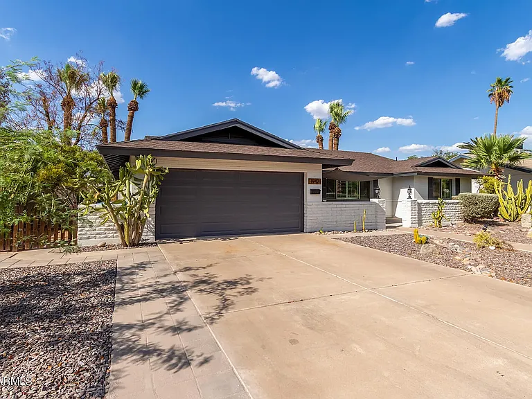 1942 E Pebble Beach Dr — Photo 30