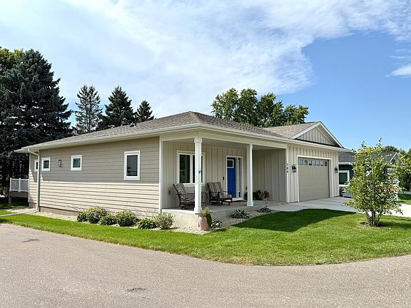 5th image of 704 Maple Pl