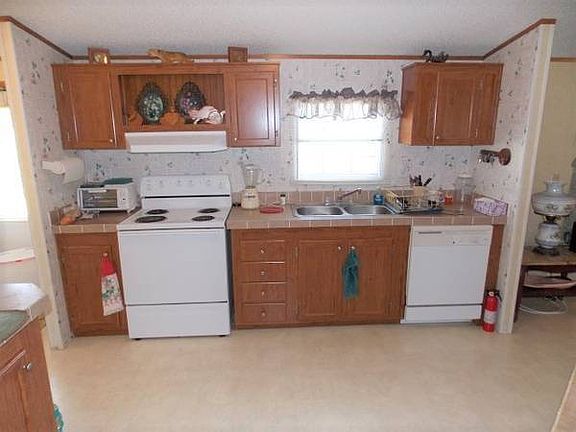 4th image of 626 Laura Ln