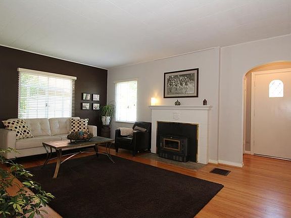 5th image of 1625 Peaslee Ave