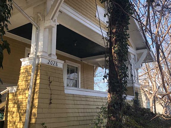 3rd image of 2028 N Kenmore St