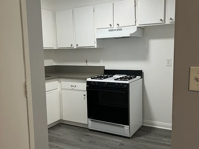 Studio- 512SF- Kitchen