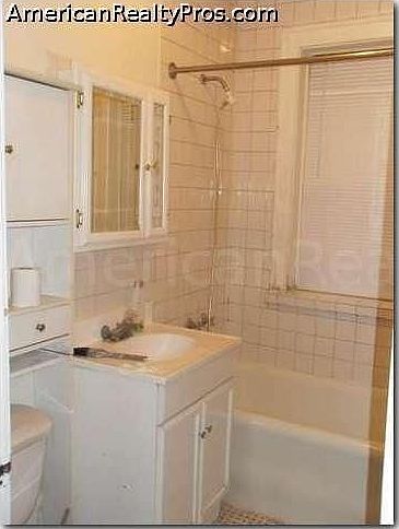 2nd image of 2918 W Arthur Ave APT 1A