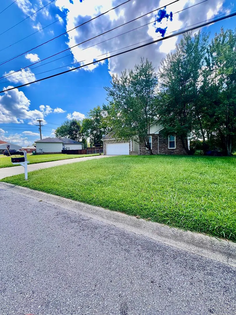 3 Bedroom Home Available off Exit 1! — Photo 2