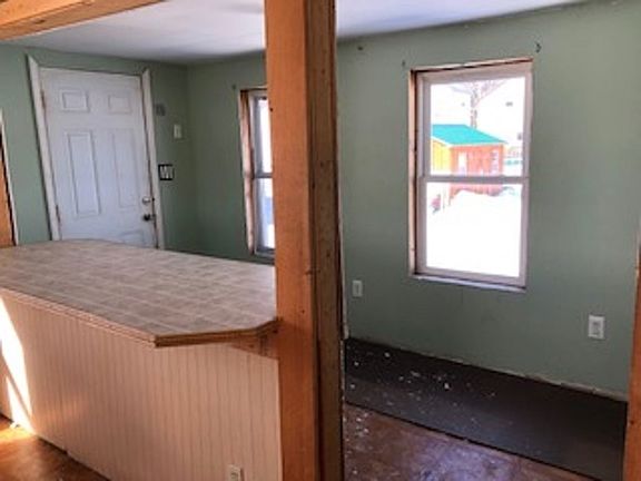 5th image of 915 Adams Ave