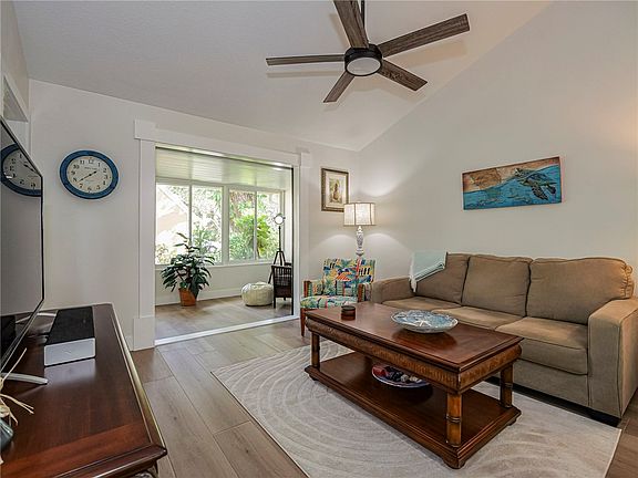5th image of 1414 Coral Oak Ln #1002